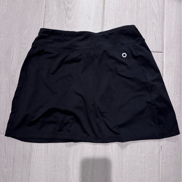 Baleaf Black Activewear Skirt with Built in shorts - Picture 2 of 7